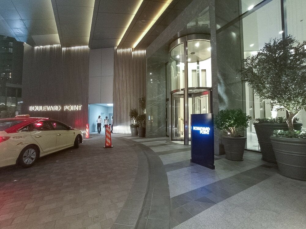 Дубай: Luxurious & Stylish Apartments Across Dubai Mall - Burj Khalifa - City Views by Sojo Stay