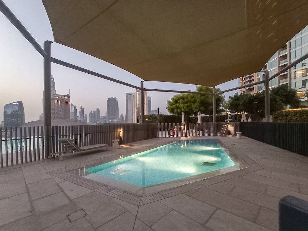 Дубай: Luxurious & Stylish Apartments Across Dubai Mall - Burj Khalifa - City Views by Sojo Stay