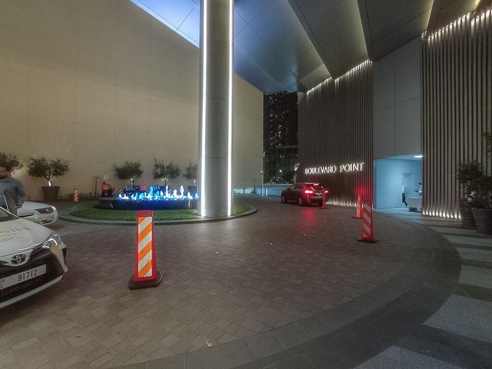 Дубай: Luxurious & Stylish Apartments Across Dubai Mall - Burj Khalifa - City Views by Sojo Stay