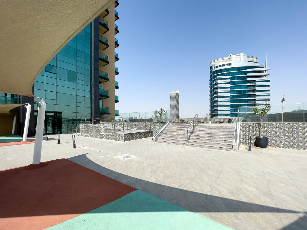 Дубай: Апартаменты The Square Tower JVC Studio with Top City View