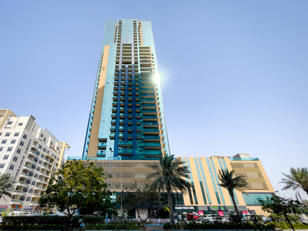Дубай: Апартаменты The Square Tower JVC Studio with Top City View