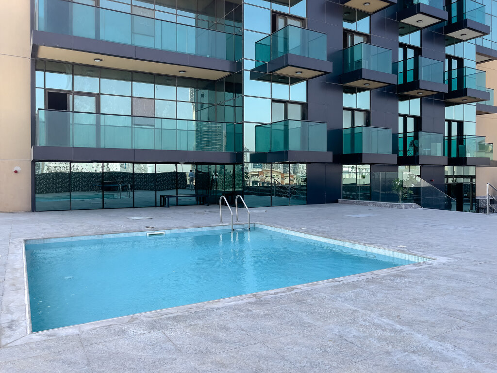 Дубай: Апартаменты The Square Tower JVC Studio with Top City View
