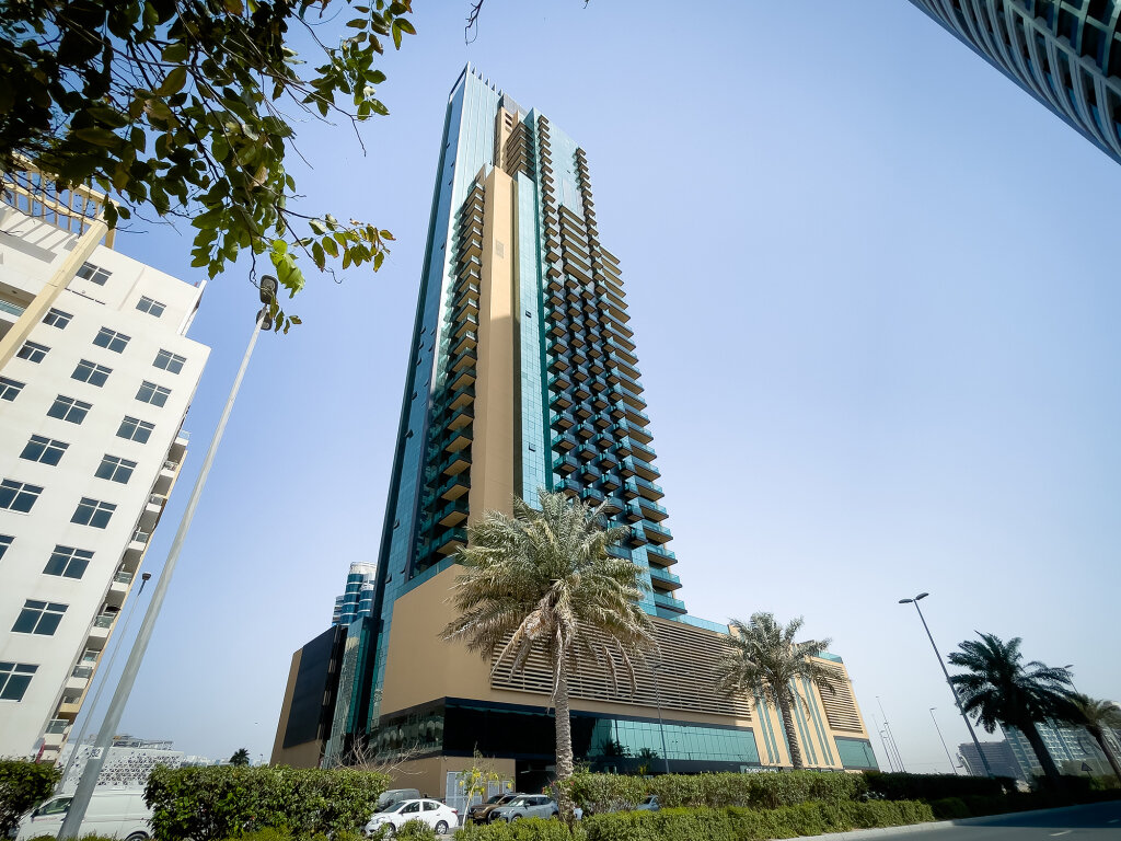 Дубай: Апартаменты The Square Tower JVC Studio with Top City View