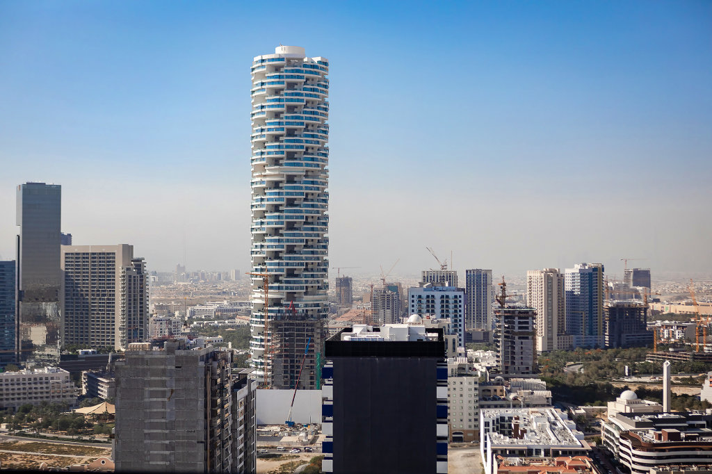 Дубай: Апартаменты The Square Tower JVC Studio with Top City View