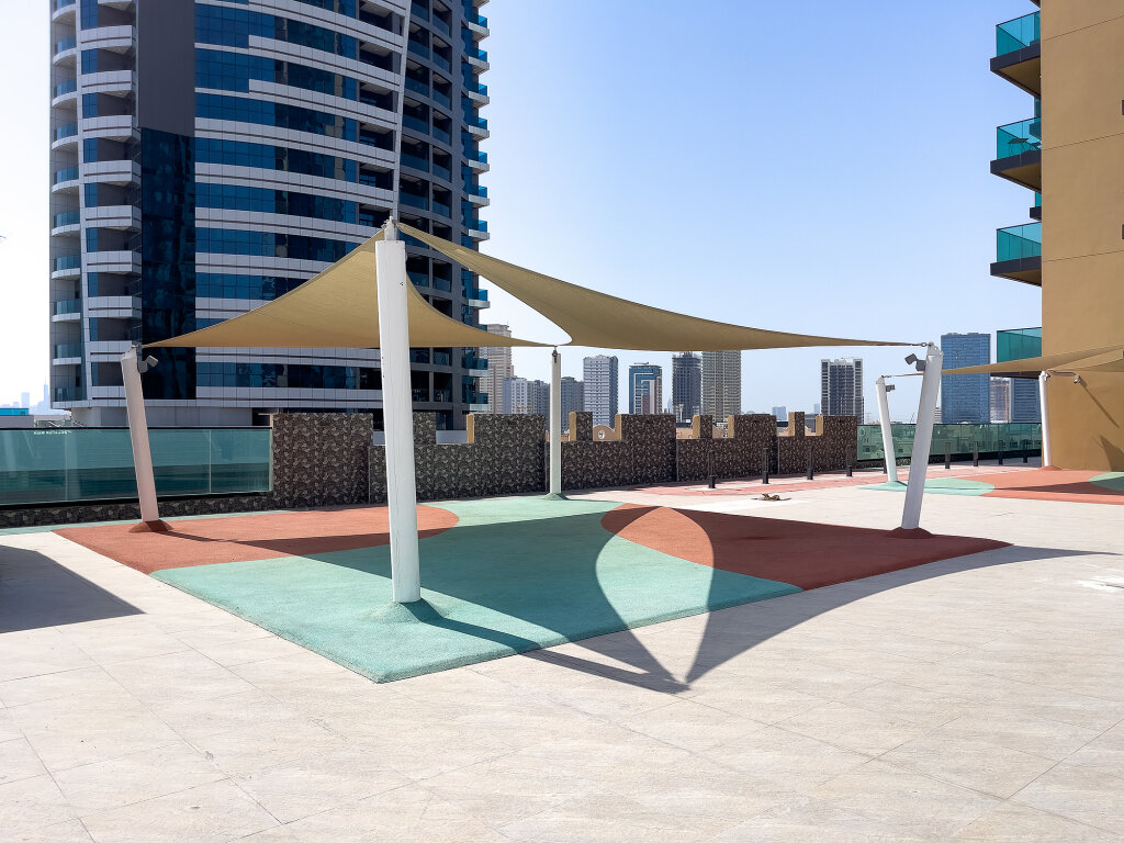 Дубай: Апартаменты The Square Tower JVC Studio with Top City View