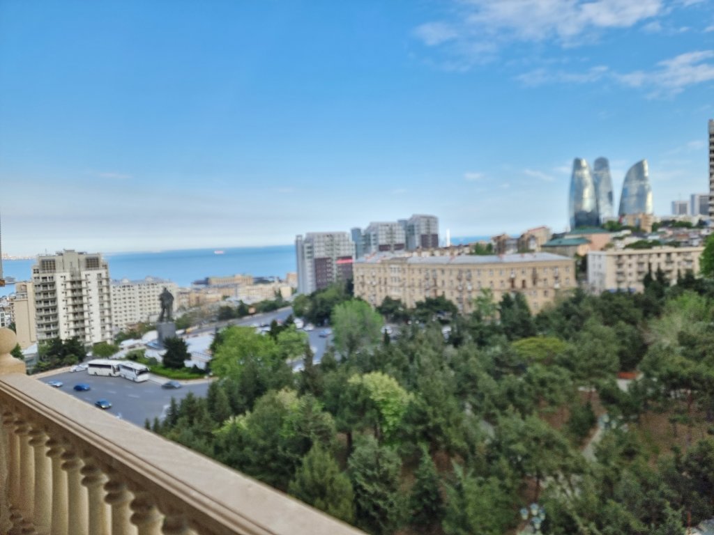 Баку: Апартаменты Narimanov Sea View by Bakuapart