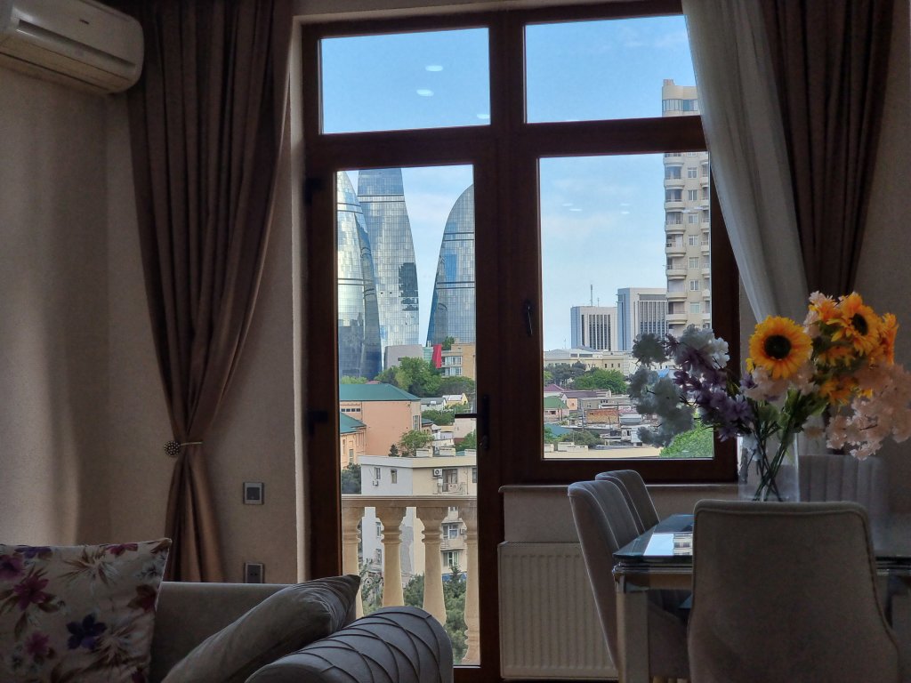 Баку: Апартаменты Narimanov Sea View by Bakuapart