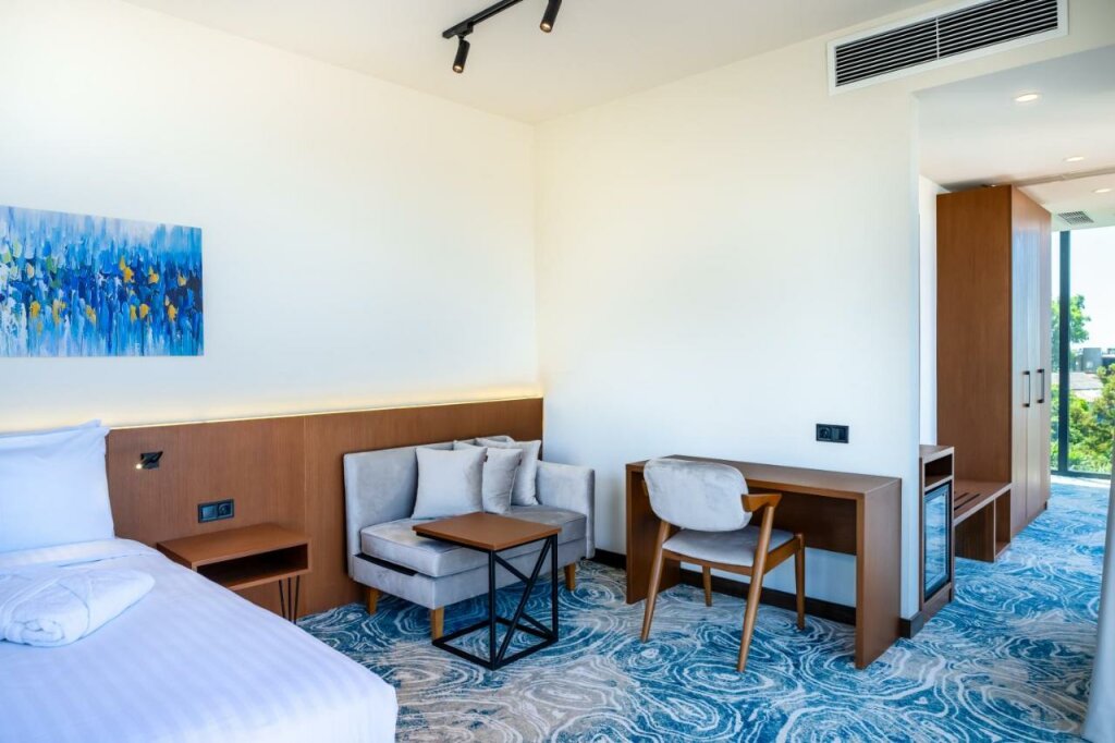 Батуми: Hotel GREENWOOD