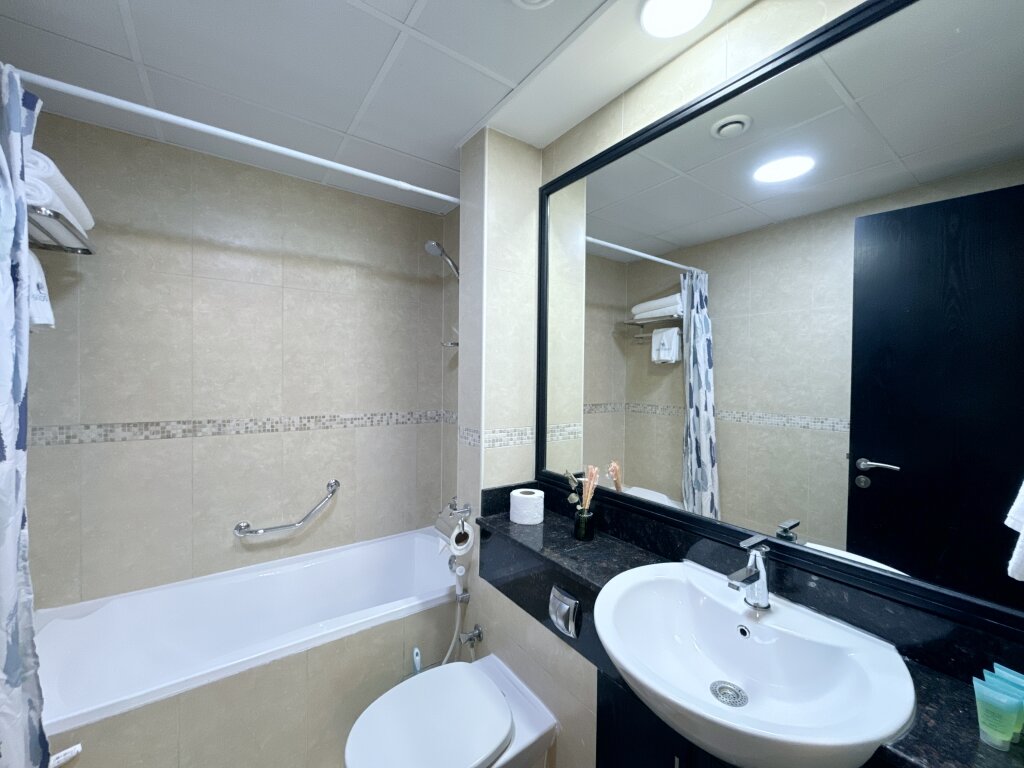 Дубай: Апартаменты Cosmos Living Charming Studio With Balcony