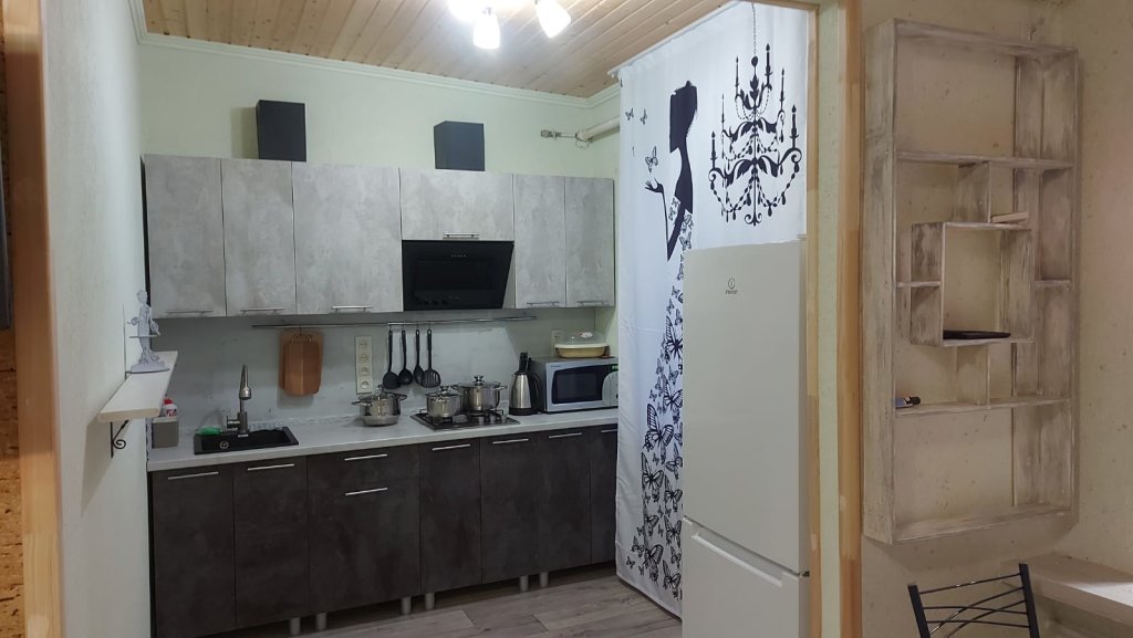Евпатория: Меблированные комнаты 2х комнатная квартира у Парка Фрунзе(Евпатория, Крым)