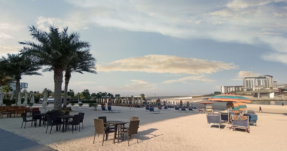 Дубай: LUX The JBR Beach Sea View Suite