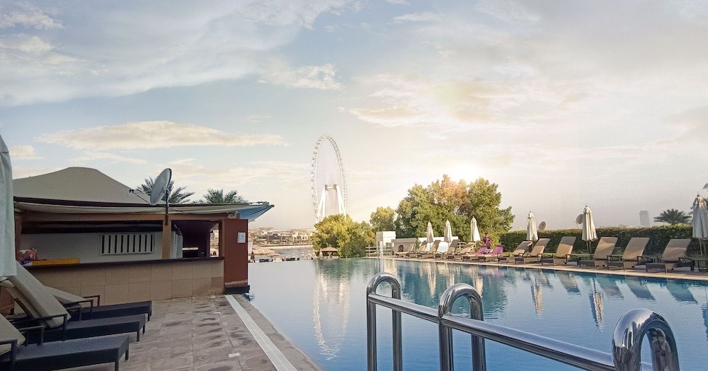 Дубай: LUX The JBR Beach Sea View Suite