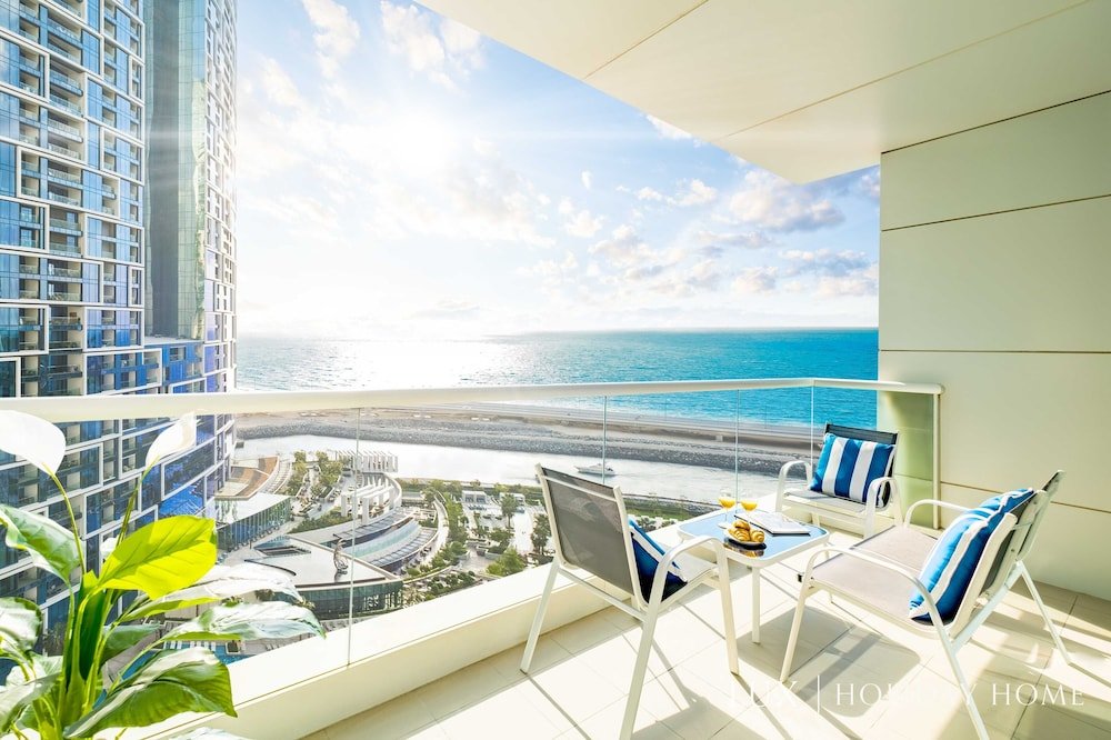 Дубай: LUX The JBR Beach Sea View Suite