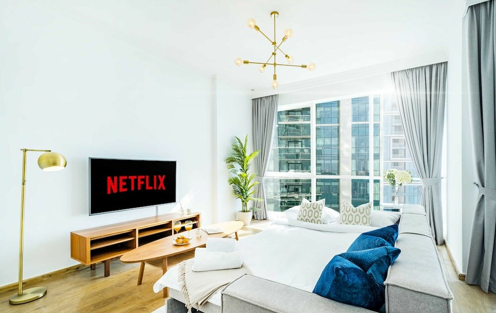Дубай: LUX The JBR Beach Sea View Suite