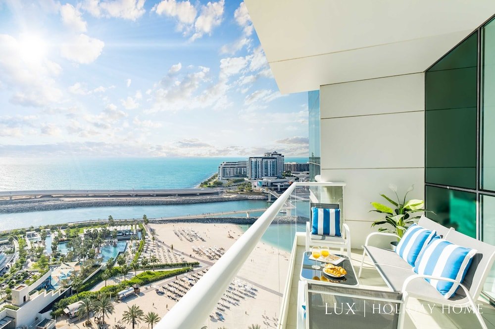 Дубай: LUX The JBR Beach Sea View Suite