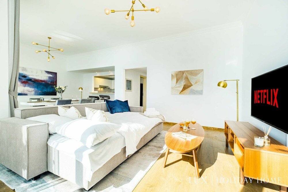 Дубай: LUX The JBR Beach Sea View Suite