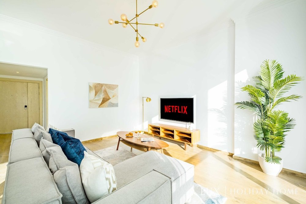 Дубай: LUX The JBR Beach Sea View Suite