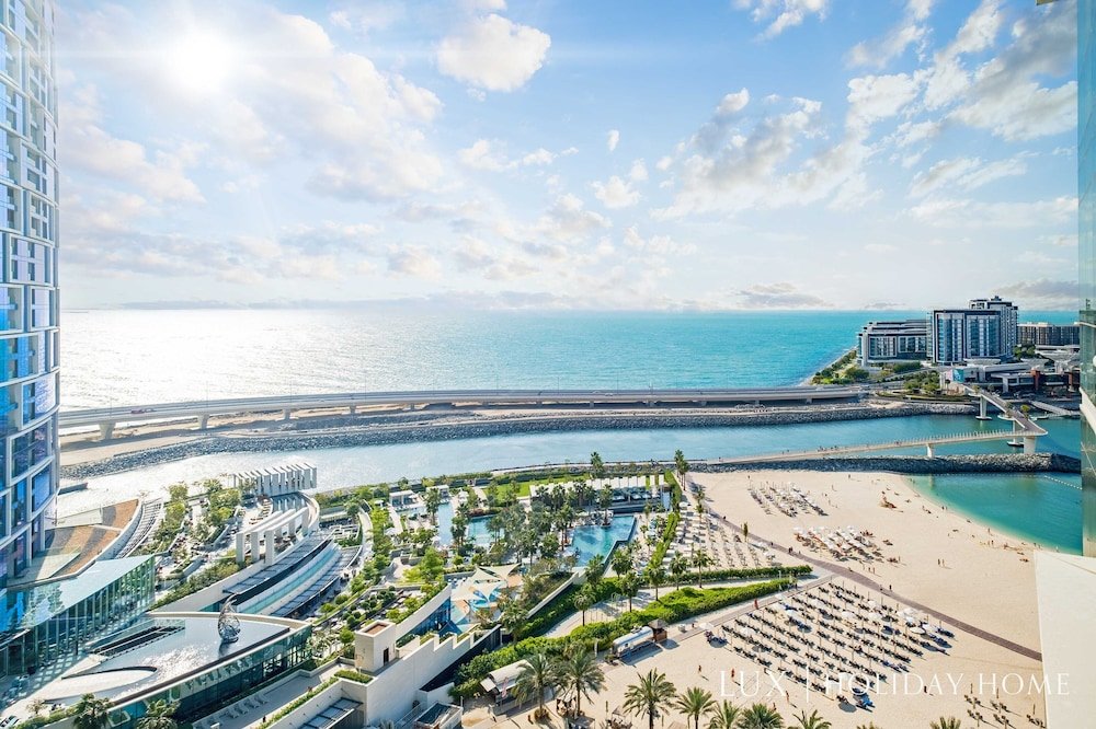 Дубай: LUX The JBR Beach Sea View Suite