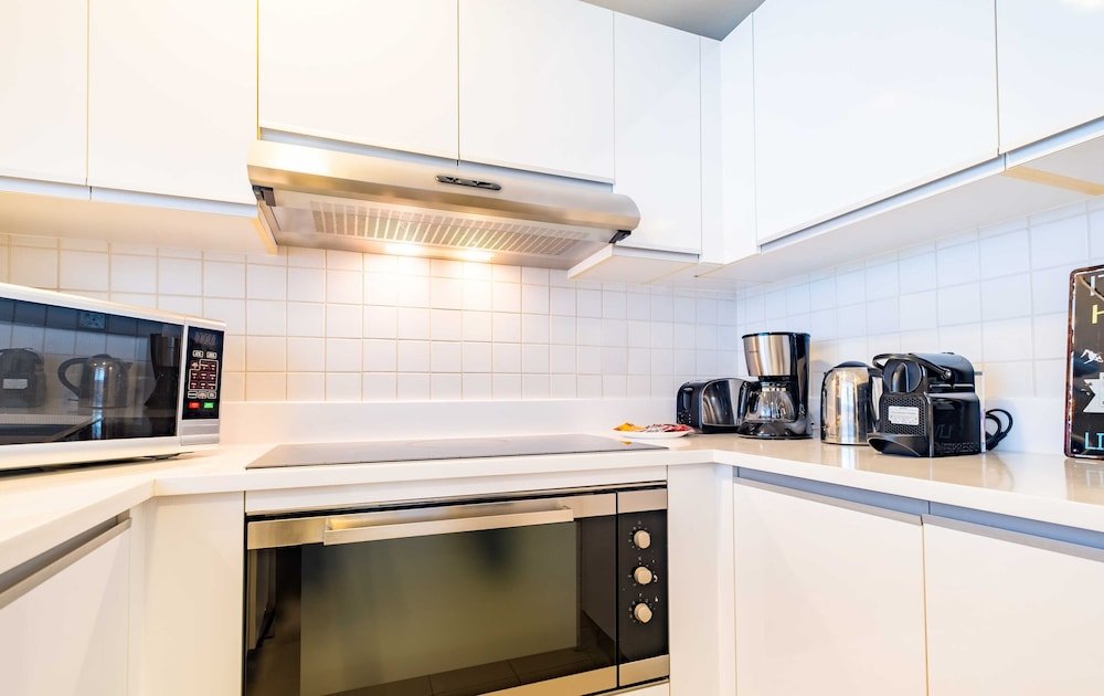 Дубай: LUX The JBR Beach Sea View Suite