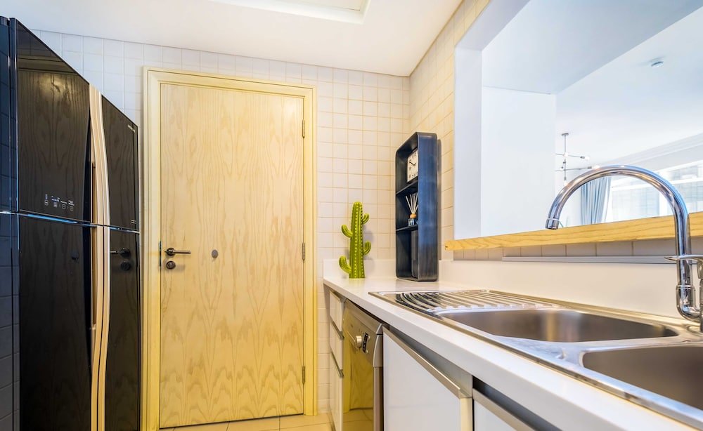 Дубай: LUX The JBR Beach Sea View Suite