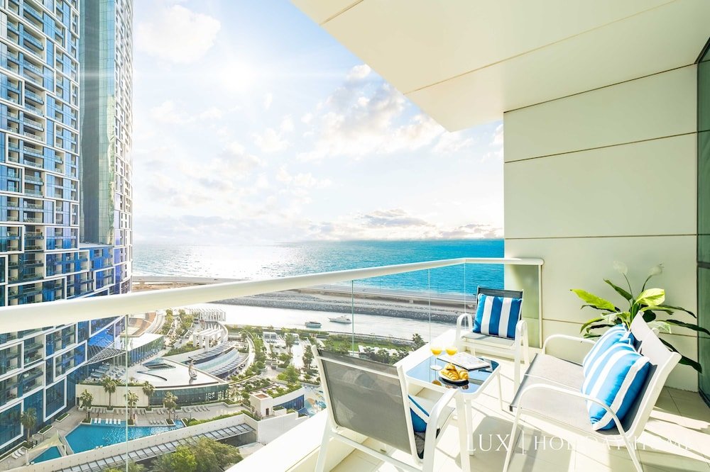 Дубай: LUX The JBR Beach Sea View Suite