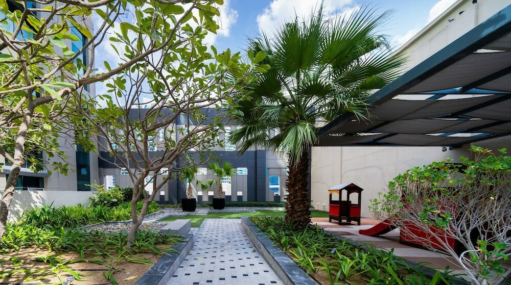 Дубай: KOHH - 1BR in DAMAC Maison Cour Jardin