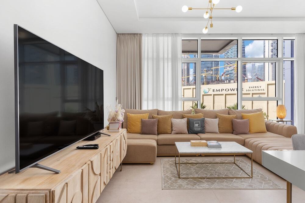 Дубай: Maison Privee - Trendy Apt with Dazzling Views Top-Class Facilities-Banyan Tree