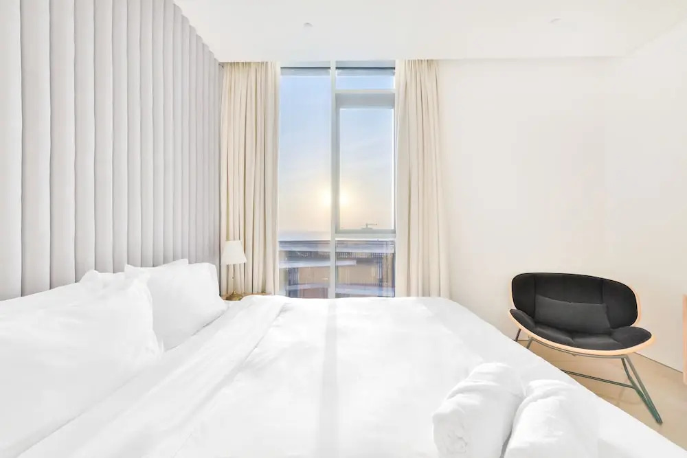 Дубай: Posh Oceanfront 2BR in Bluewaters Island