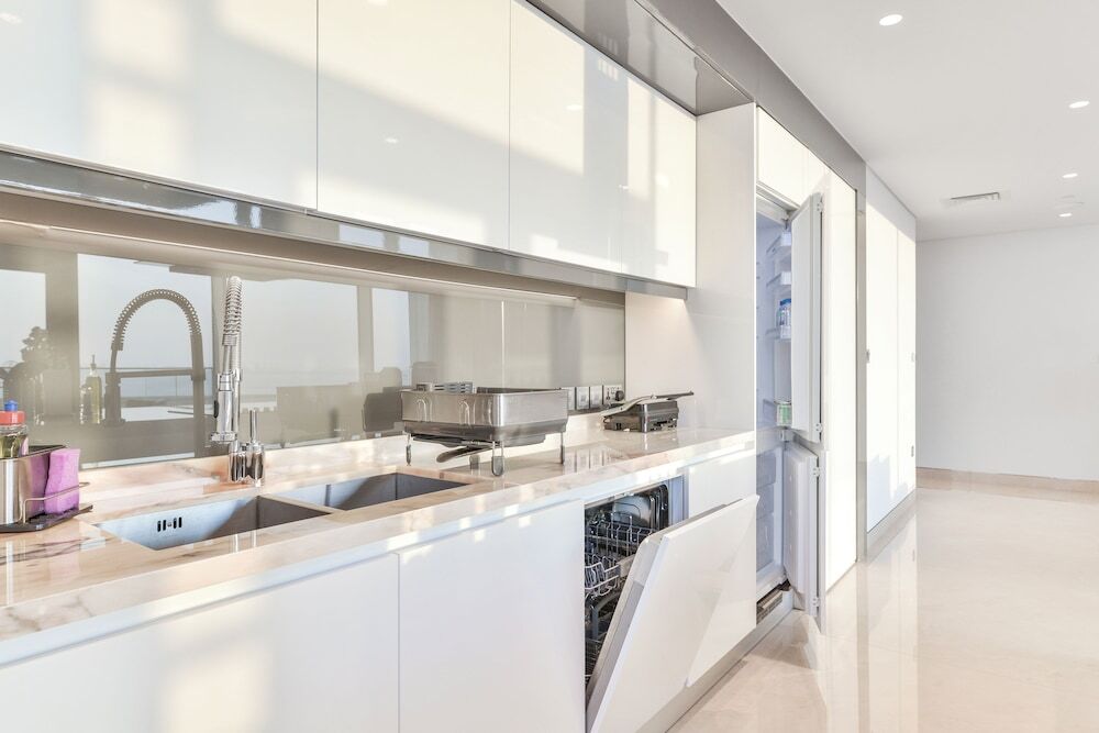 Дубай: Posh Oceanfront 2BR in Bluewaters Island