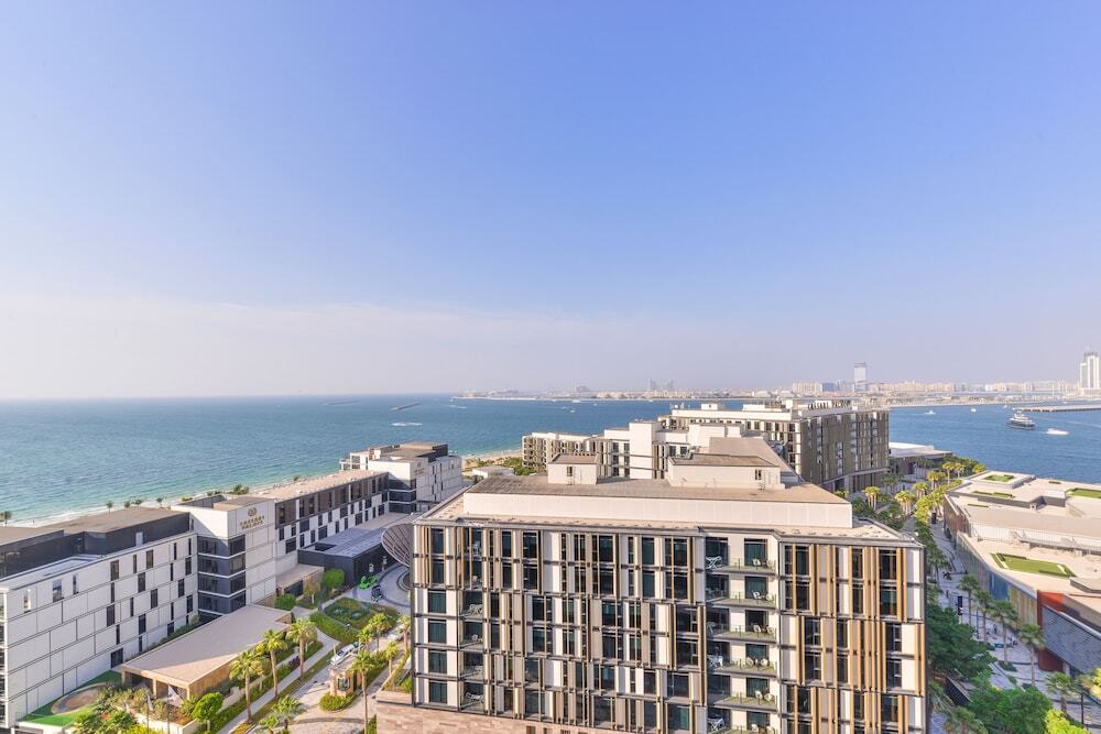 Дубай: Posh Oceanfront 2BR in Bluewaters Island