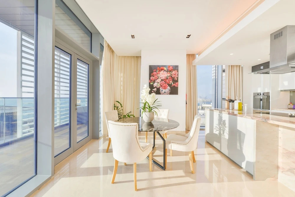 Дубай: Posh Oceanfront 2BR in Bluewaters Island