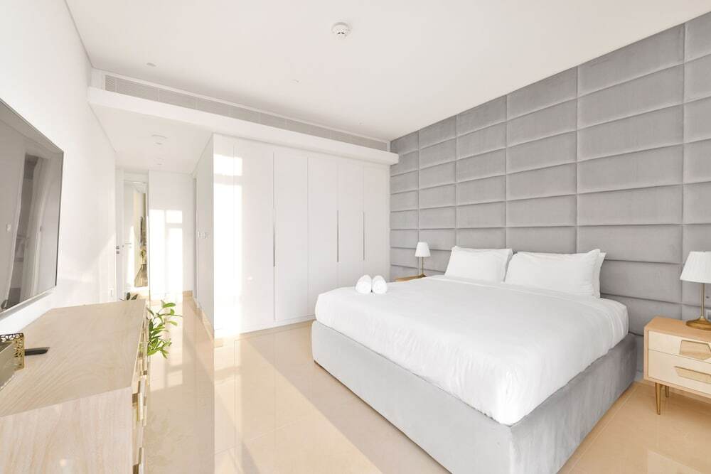 Дубай: Posh Oceanfront 2BR in Bluewaters Island