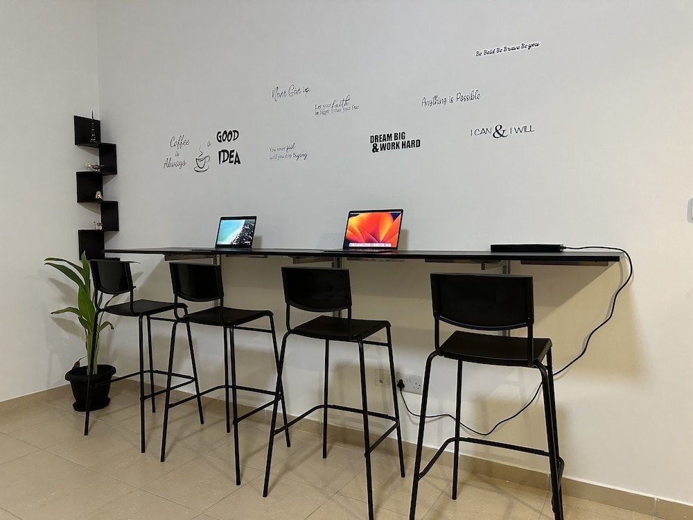 Дубай: Moonlight Hostel JBR