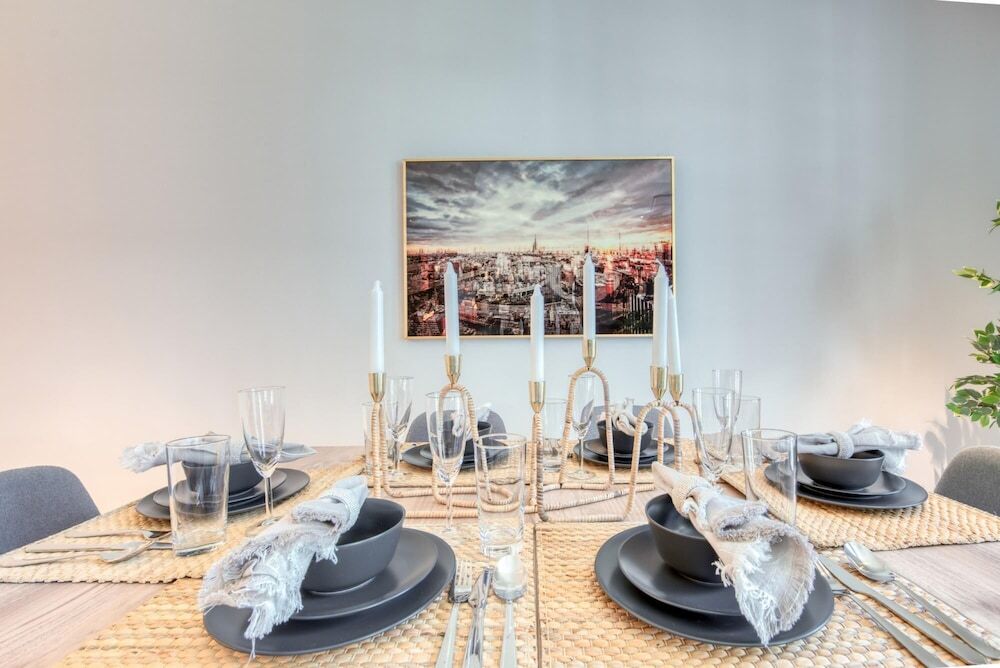 Дубай: Apt w Dubai Luxury Experience Nxt to Burj Khalifa