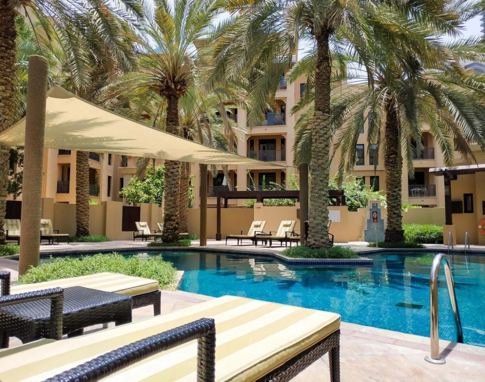 Дубай: Luxury Living Next to Dubai Mall Burj Khalifa