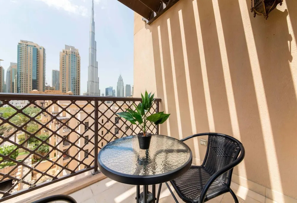 Дубай: Luxury Living Next to Dubai Mall Burj Khalifa