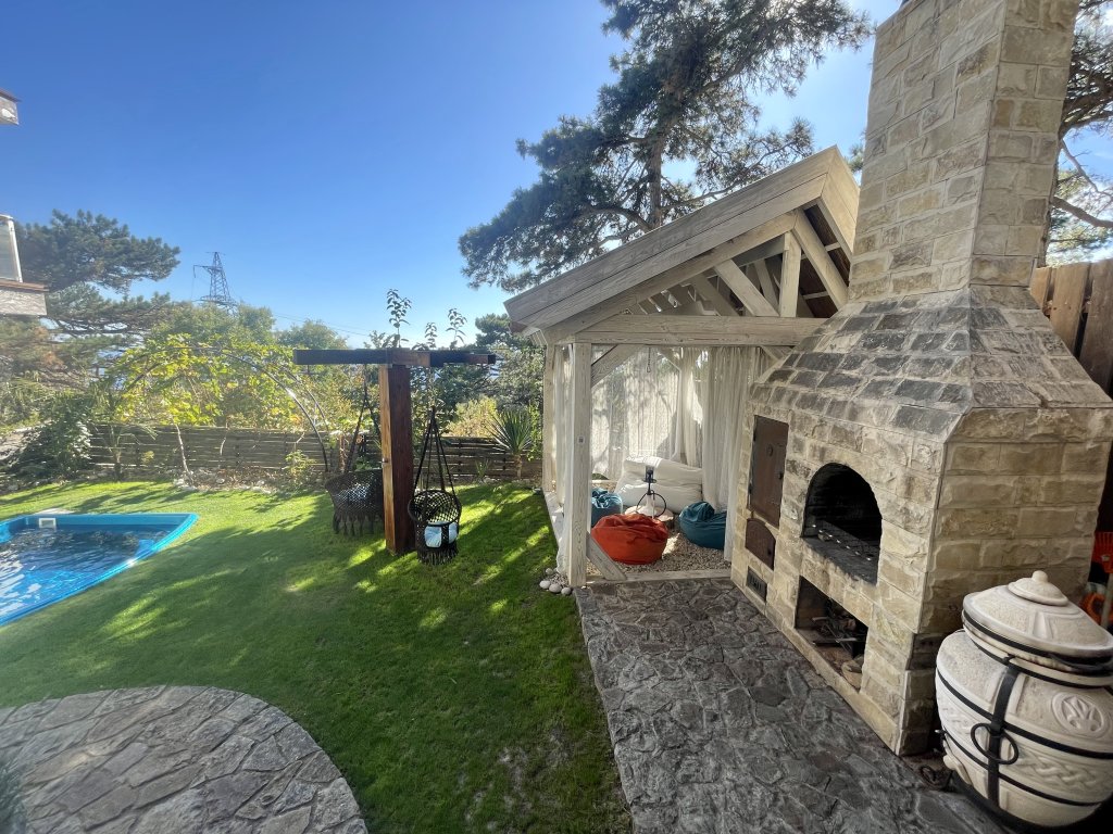 Восход: Вилла Villa Rose