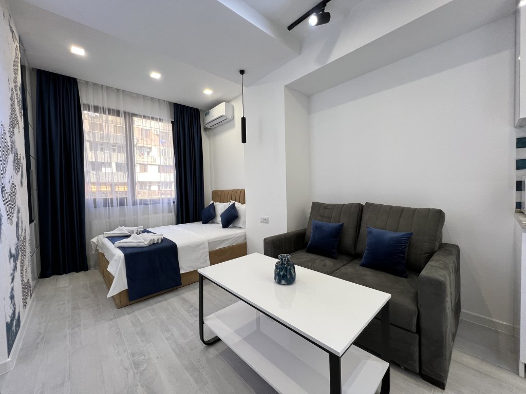 Ереван: Апартаменты  Stylish apt city center, BW