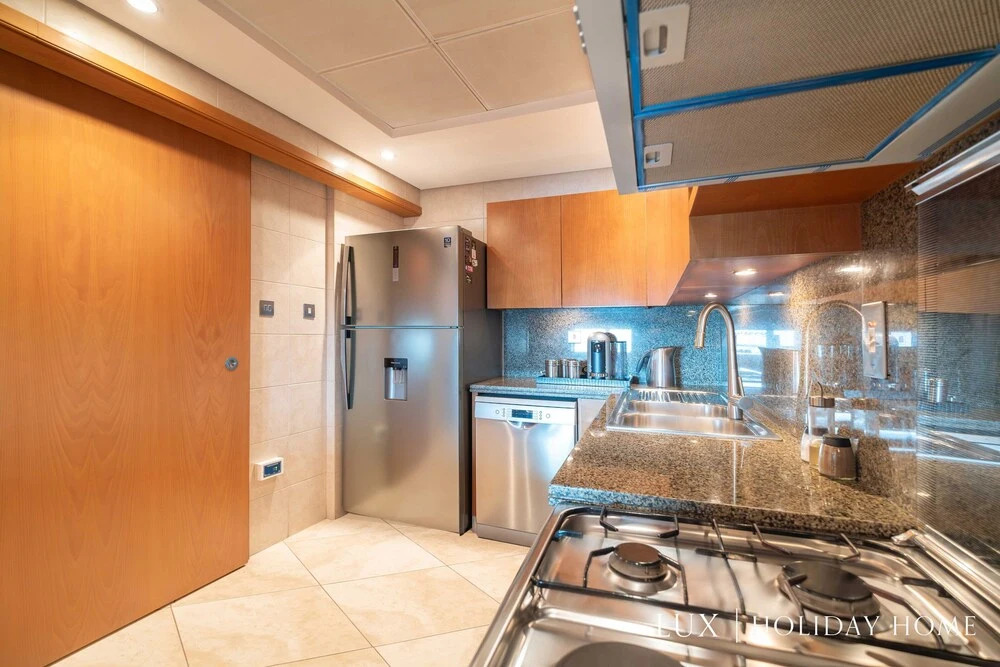 Дубай: LUX The Luxury Sunny JBR Beach Views