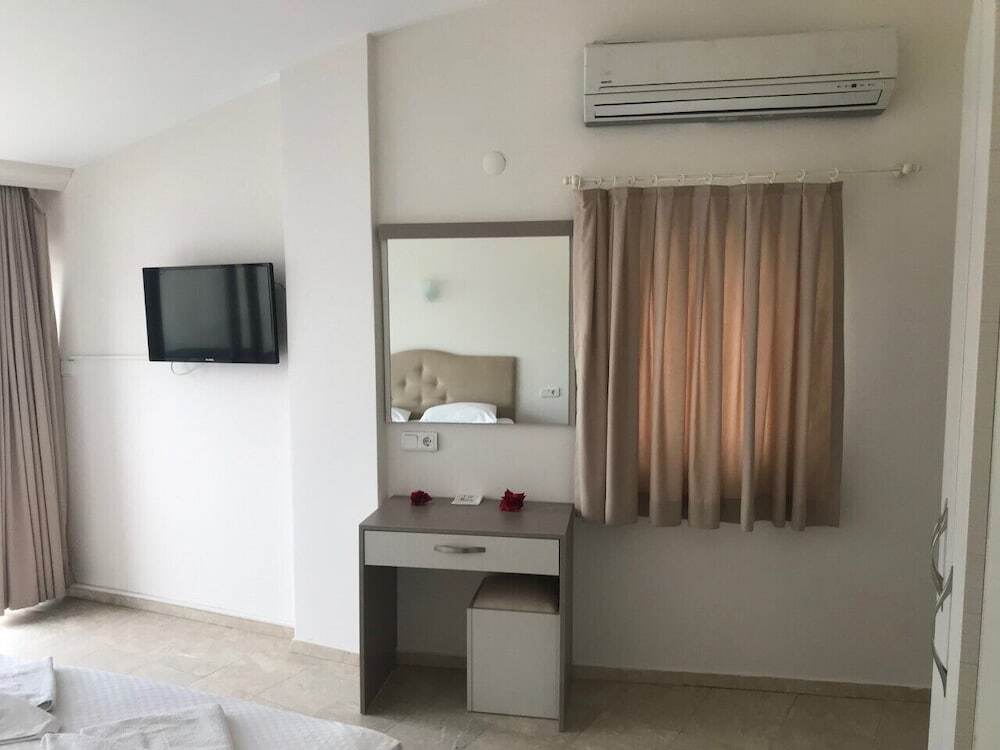 Турунч: Can Apartments
