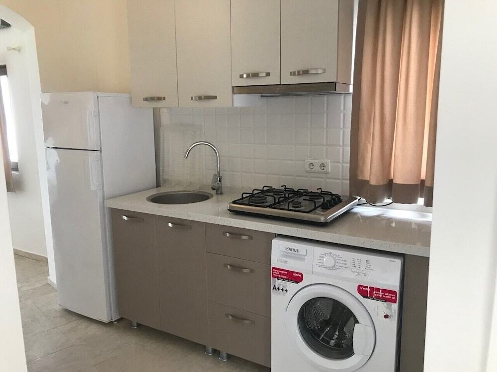 Турунч: Can Apartments
