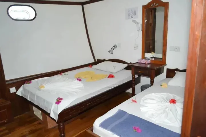 Северный атолл Мале: Maldivica Cruise ( Maldivian Dream)