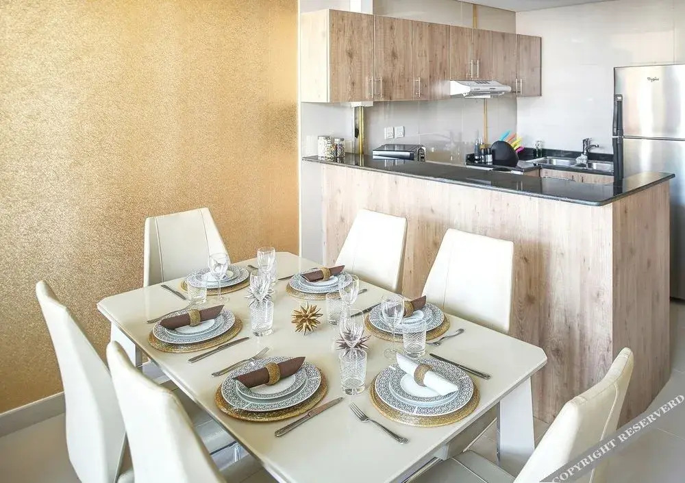 Дубай: Continental Tower by Luxury Staycation