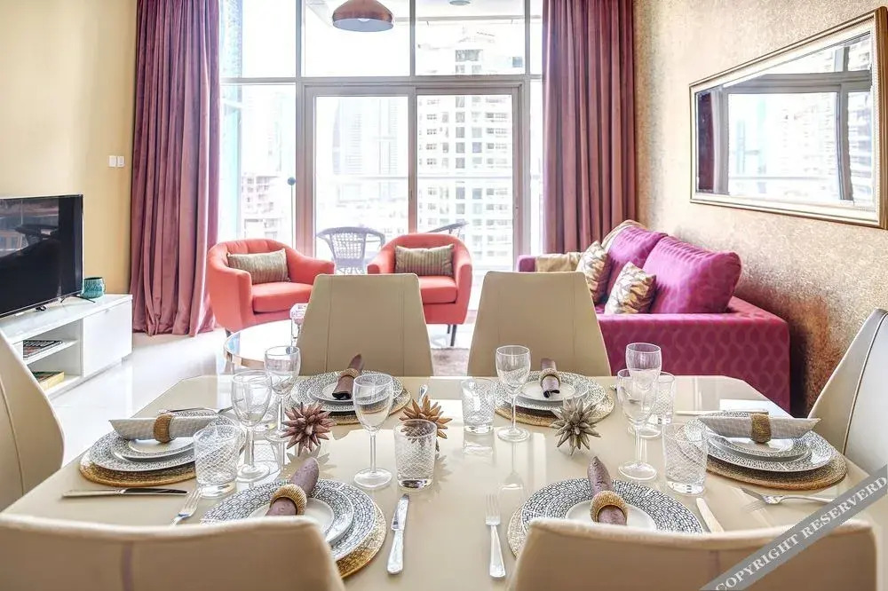 Дубай: Continental Tower by Luxury Staycation