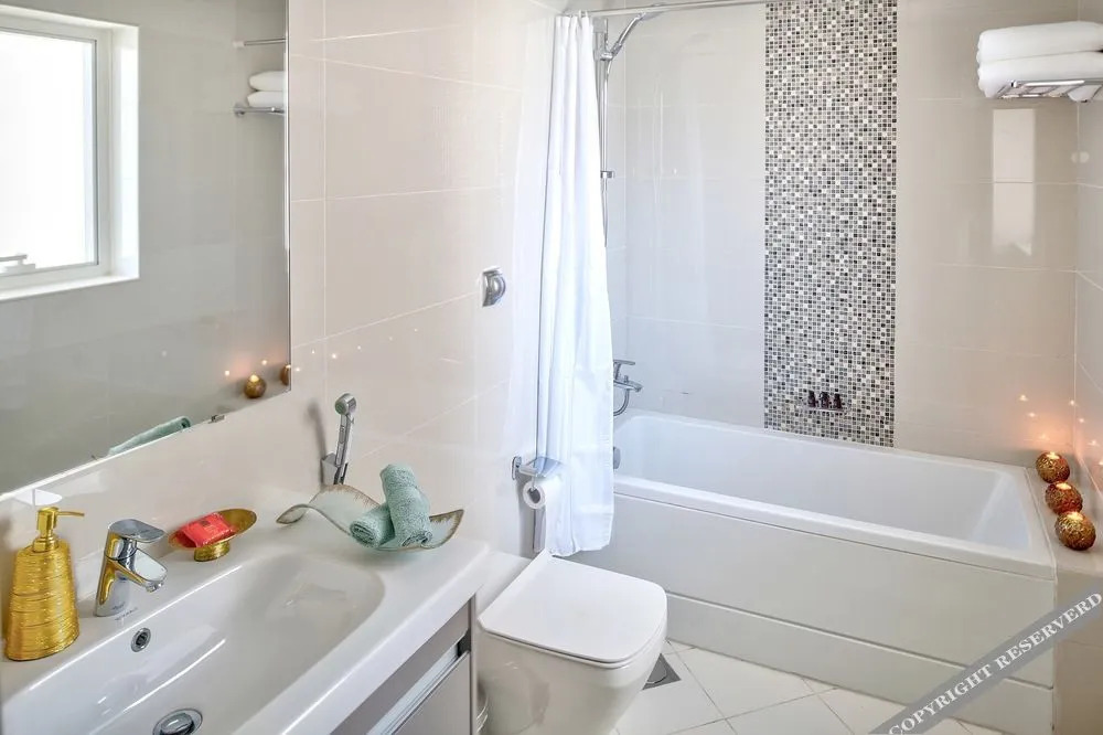 Дубай: Continental Tower by Luxury Staycation