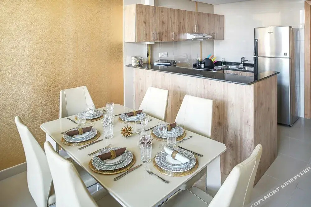 Дубай: Continental Tower by Luxury Staycation