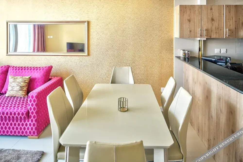 Дубай: Continental Tower by Luxury Staycation