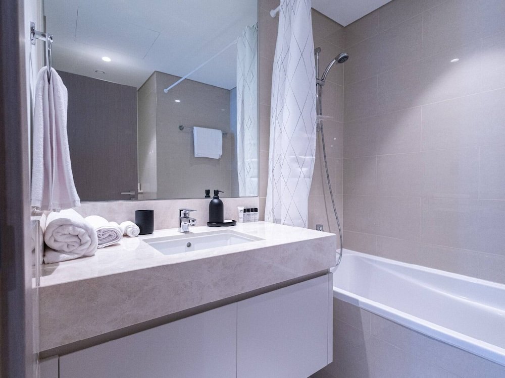 Дубай: Mh- Act - Downtown 1bhk-ref4002