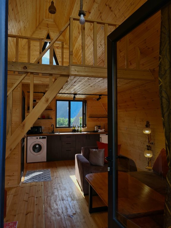 Степанцминда: Шале Trip Zone Kazbegi