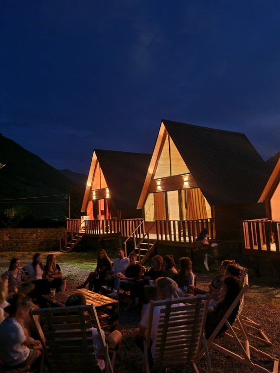 Степанцминда: Шале Trip Zone Kazbegi